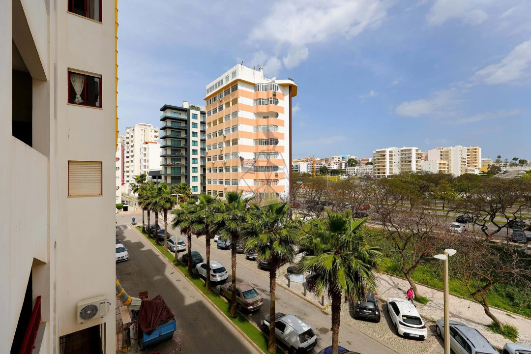 Apartamento T2 para Venda em Quarteira Foto 7