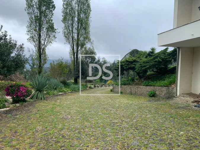 Moradia T4 para Venda em Ossela Foto 7