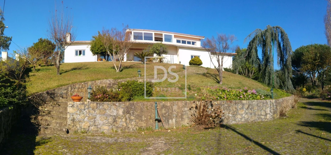 Moradia T4 para Venda em Ossela Foto 3