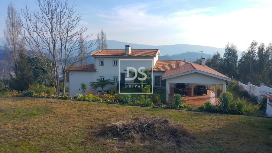 Moradia T4 para Venda em Ossela Foto 12