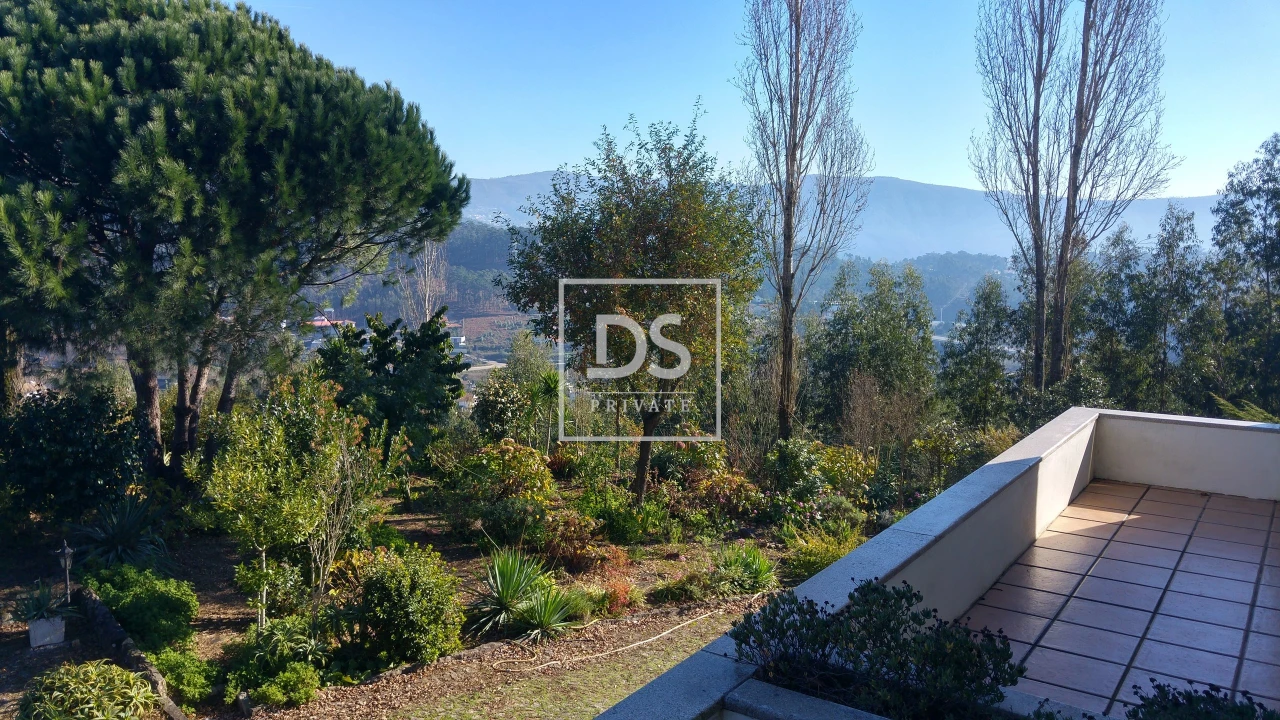 Moradia T4 para Venda em Ossela Foto 9