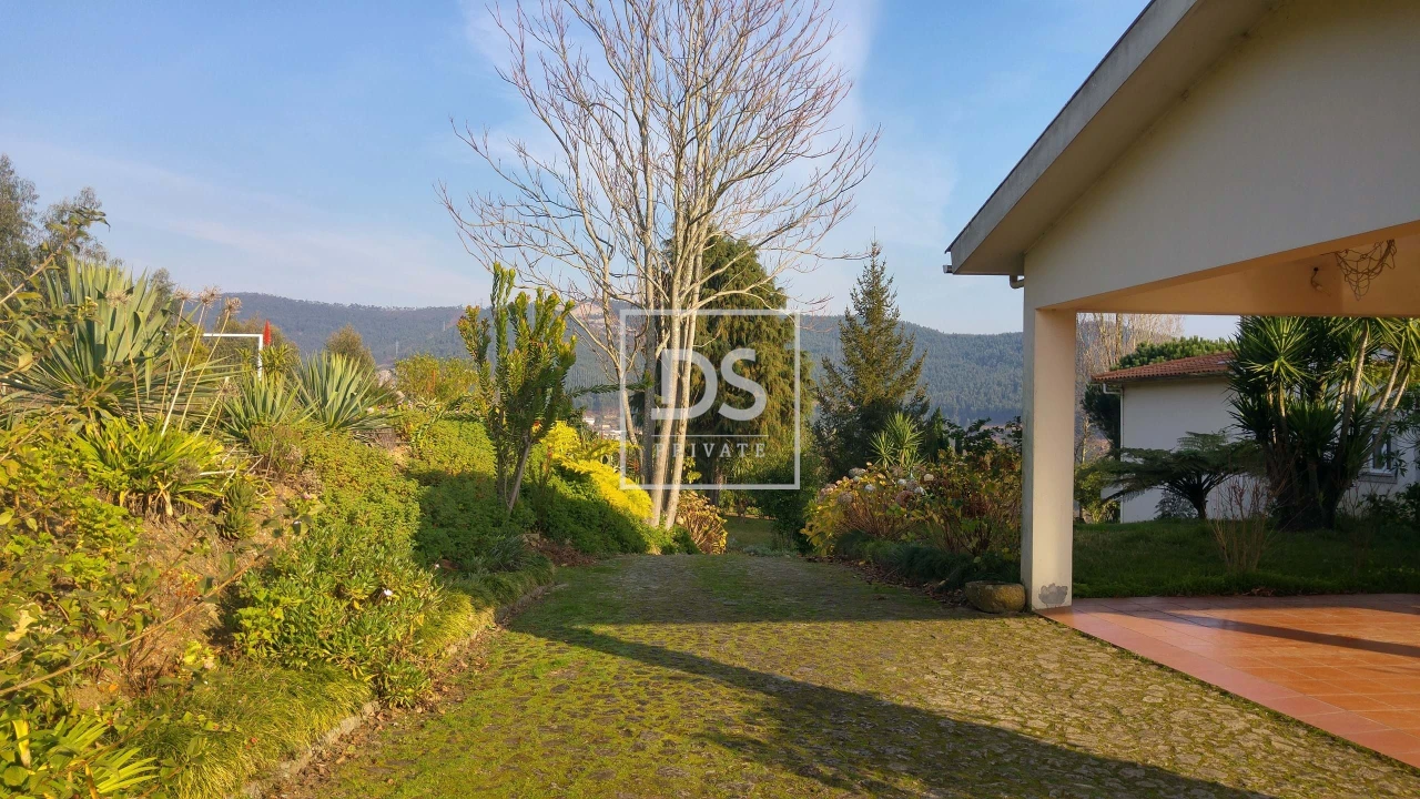 Moradia T4 para Venda em Ossela Foto 20