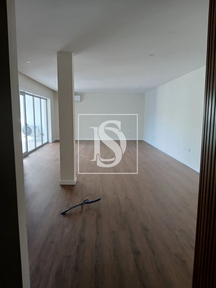 Apartamento T4 para Venda em Silvalde Foto 12