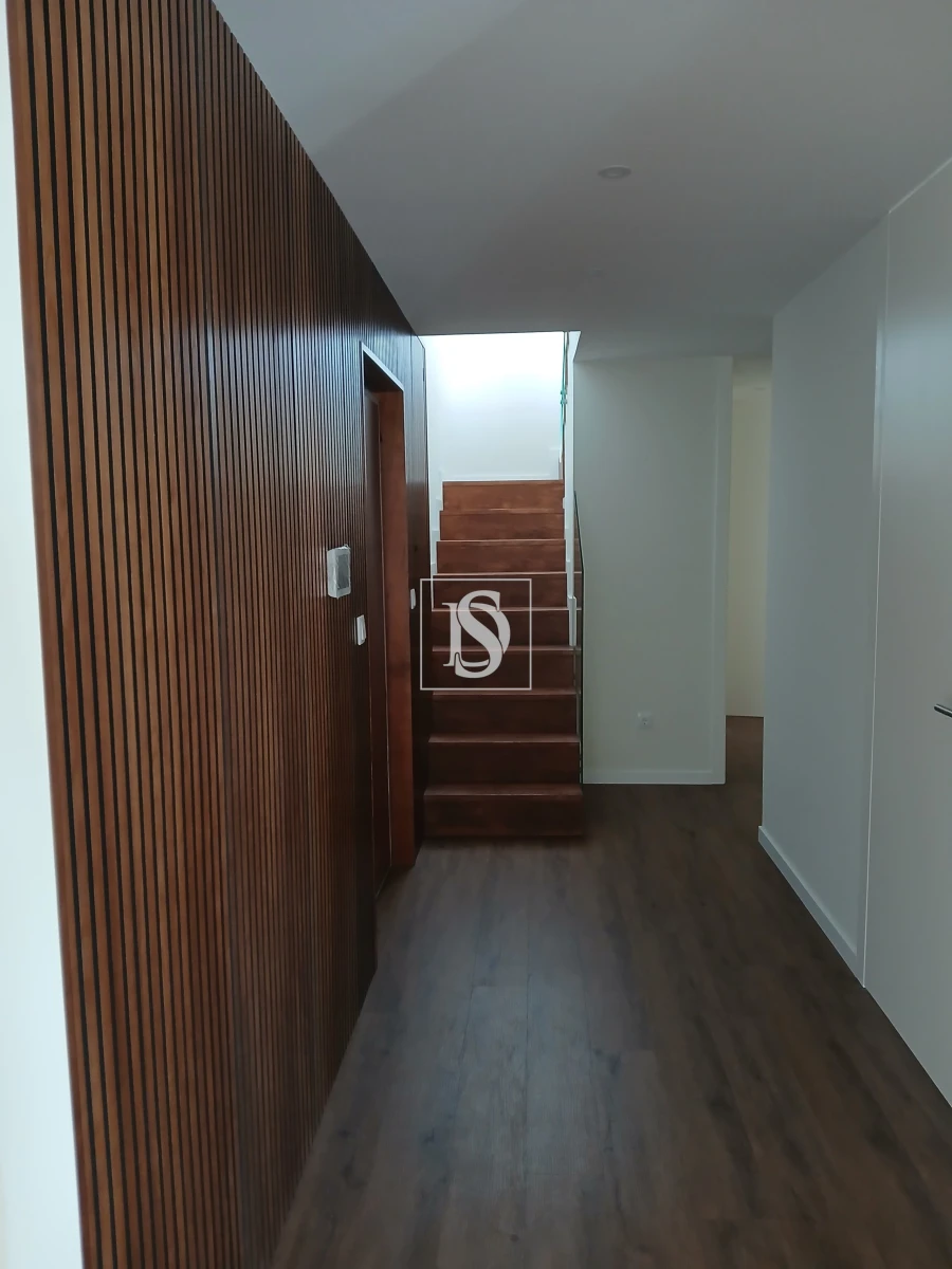 Apartamento T4 para Venda em Silvalde Foto 10