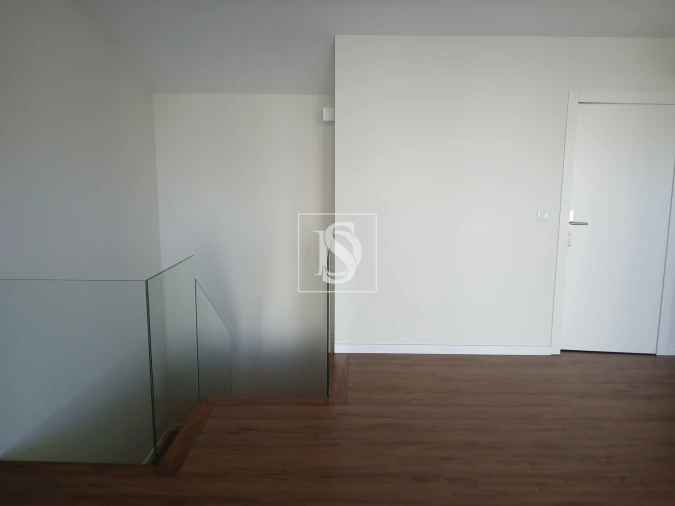 Apartamento T4 para Venda em Silvalde Foto 11