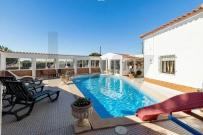 Moradia T9 para Venda em Vila de Sagres