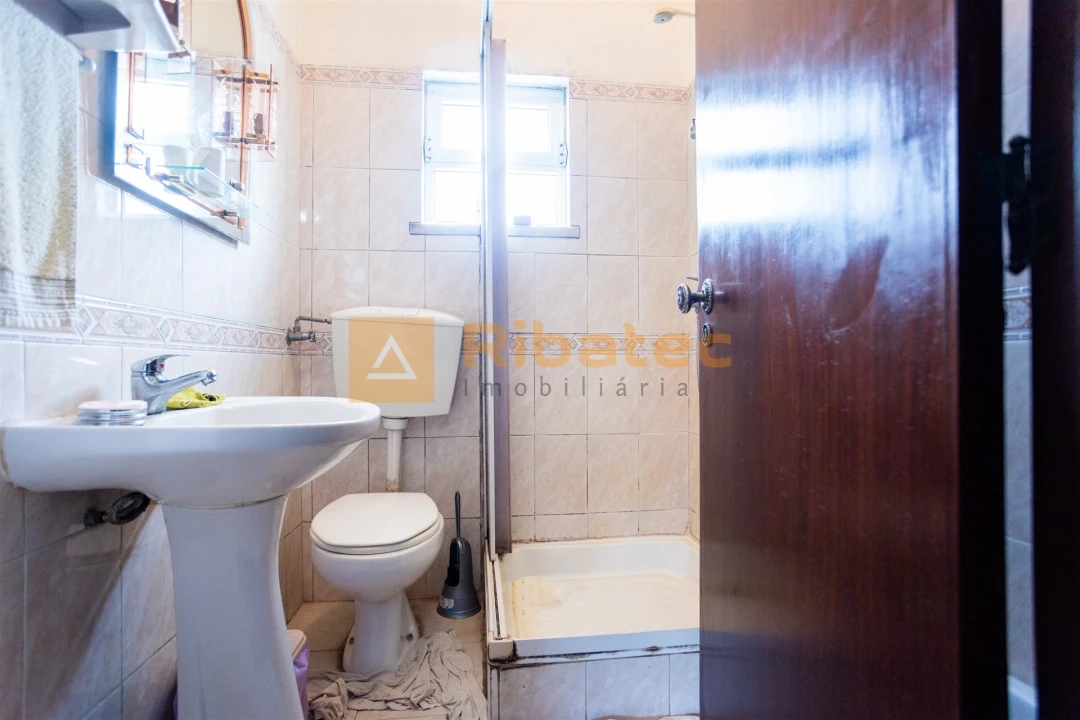 Moradia T3 para Venda em Branca Foto 12