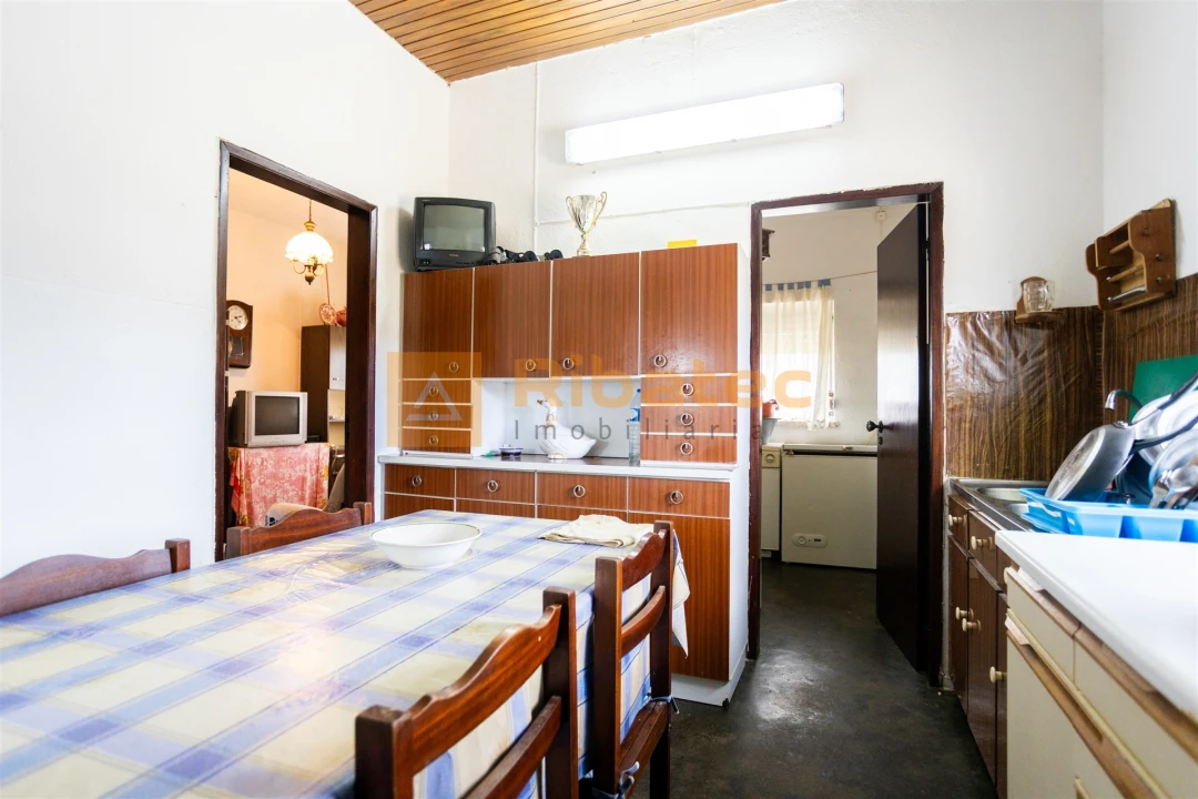 Moradia T3 para Venda em Branca Foto 4