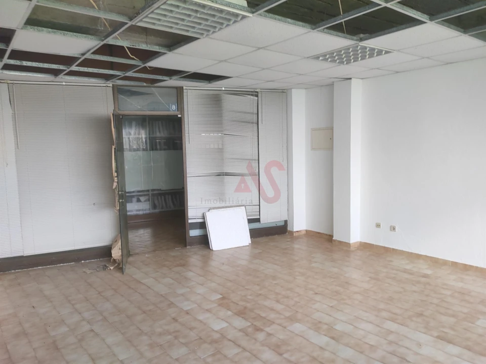 Loja para Venda em Albufeira e Olhos de Água Foto 1