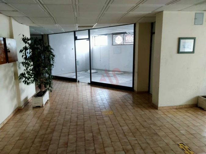 Loja para Venda em Albufeira e Olhos de Água Foto 6