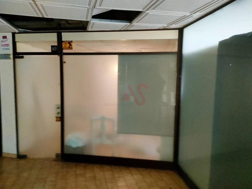 Loja para Venda em Albufeira e Olhos de Água Foto 1