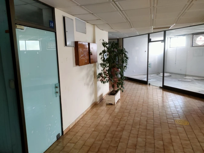 Loja para Venda em Albufeira e Olhos de Água Foto 2