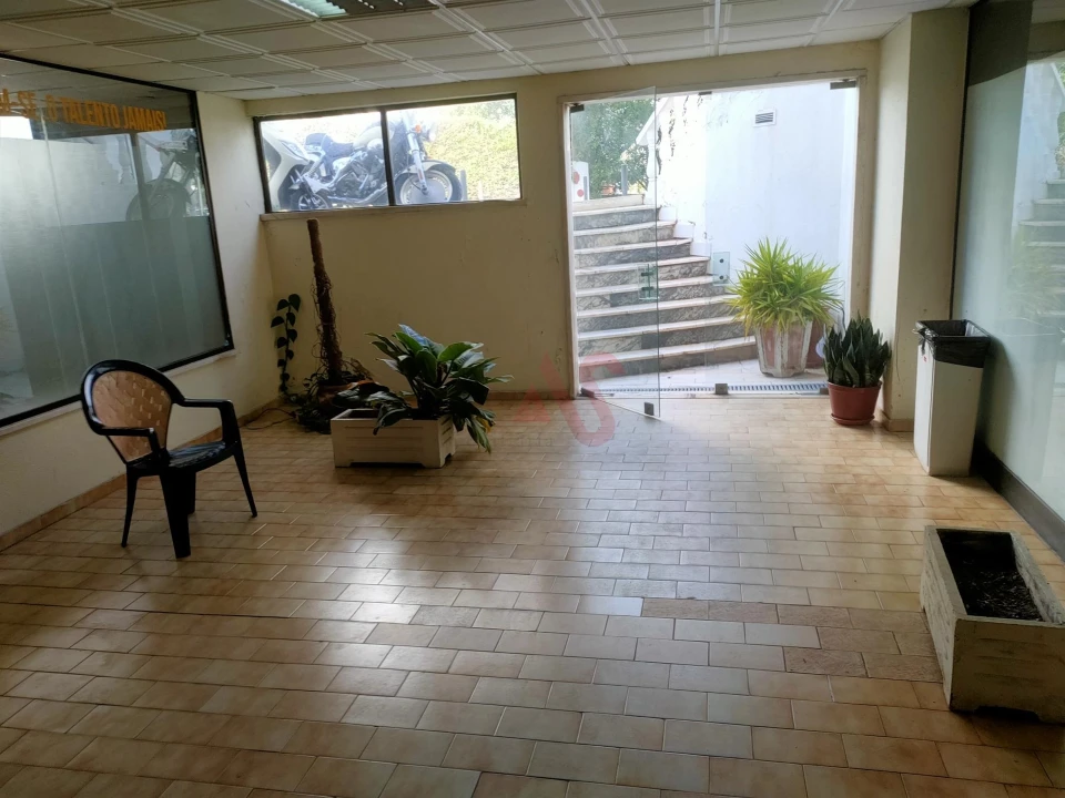 Loja para Venda em Albufeira e Olhos de Água Foto 4