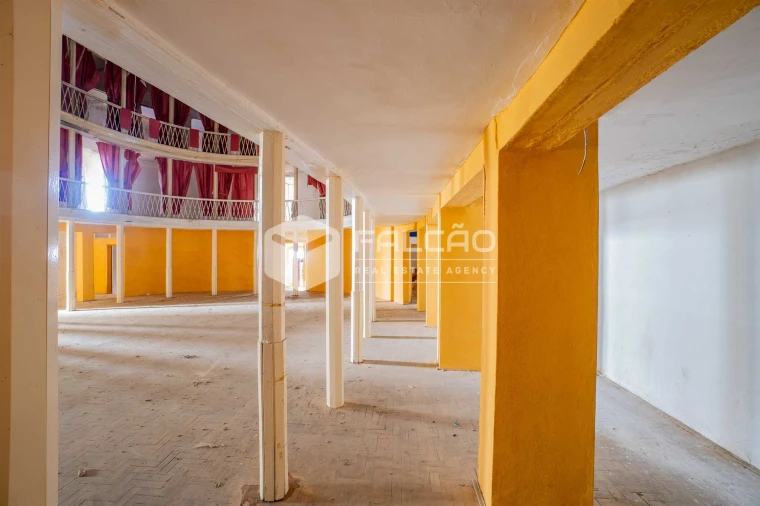 Armazém para Venda em Sé e São Lourenço Foto 13