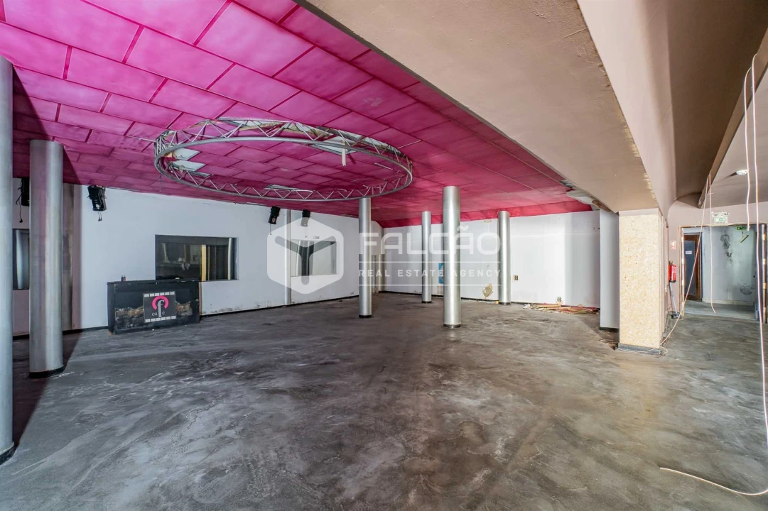 Armazém para Venda em Sé e São Lourenço Foto 13