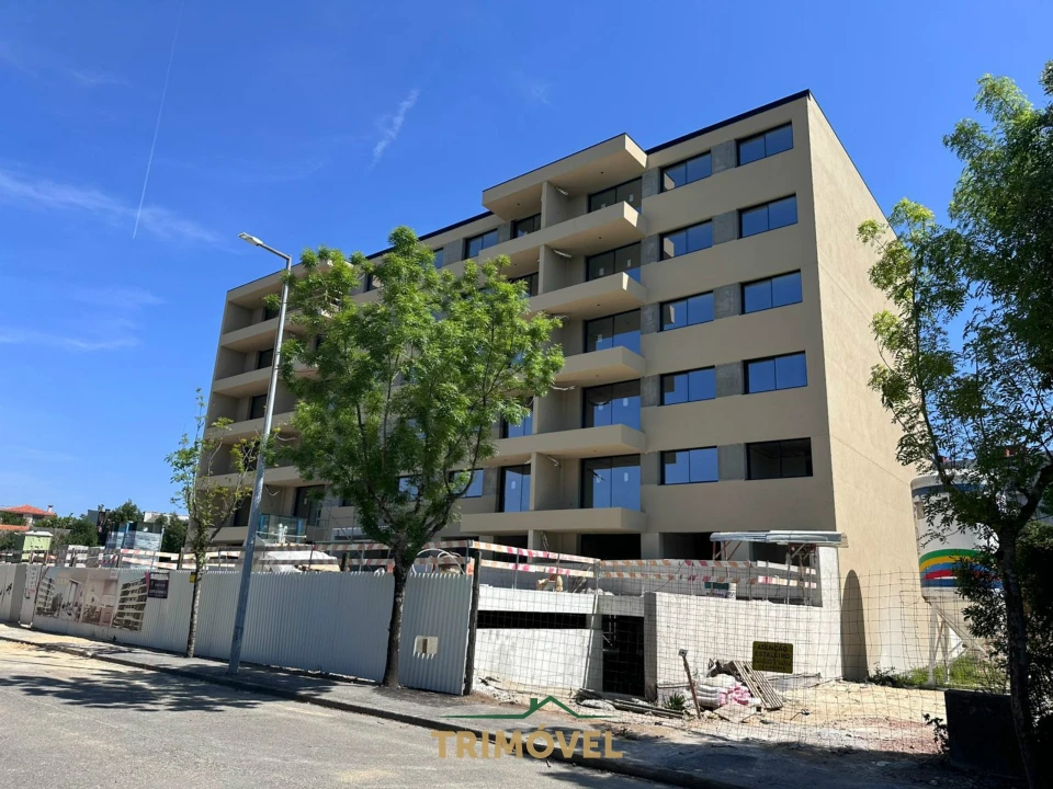 Apartamento T2 para Venda em São João da Madeira Foto 1