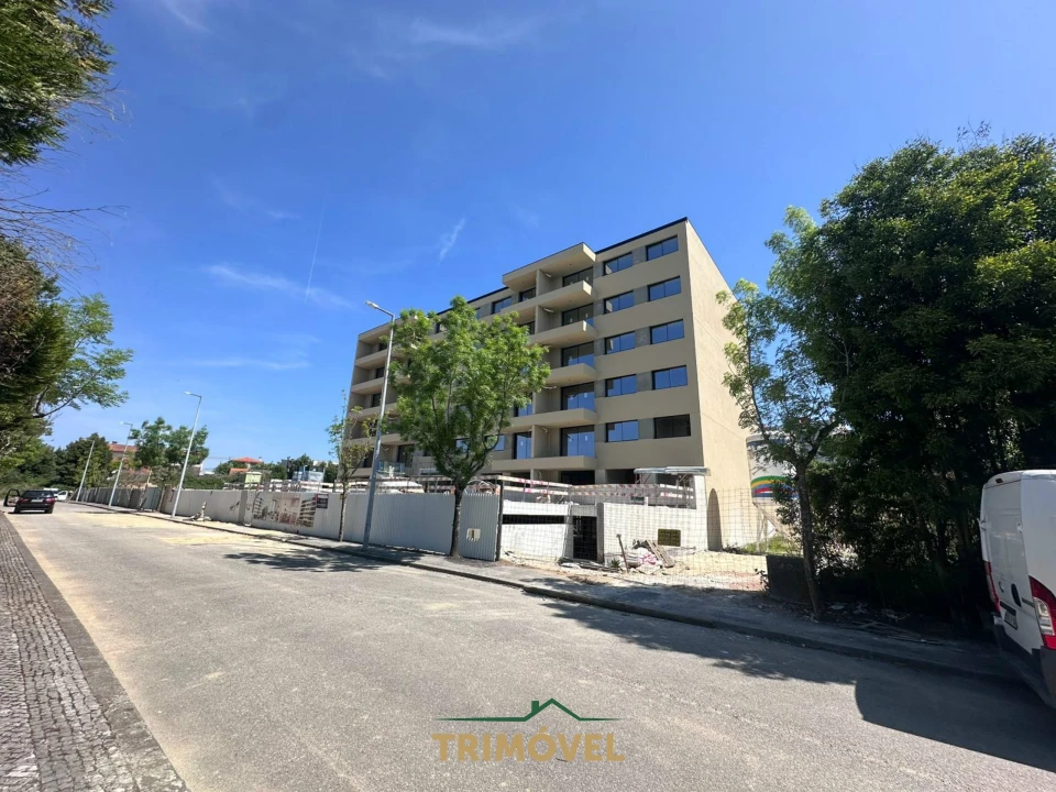 Apartamento T2 para Venda em São João da Madeira Foto 3