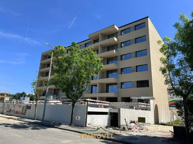 Apartamento T2 para Venda em São João da Madeira Foto 2