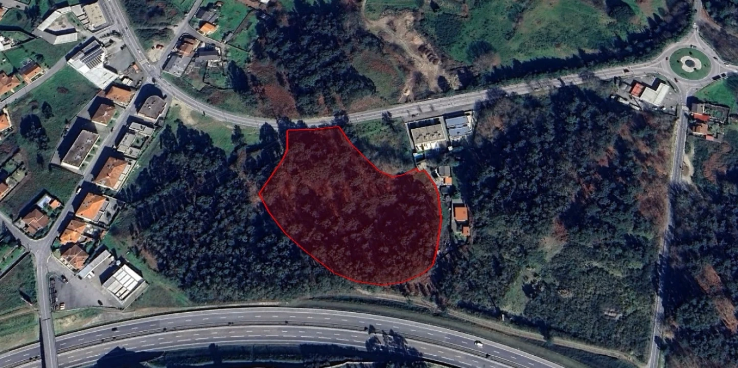 Terreno para Venda em Paços de Ferreira Foto 1