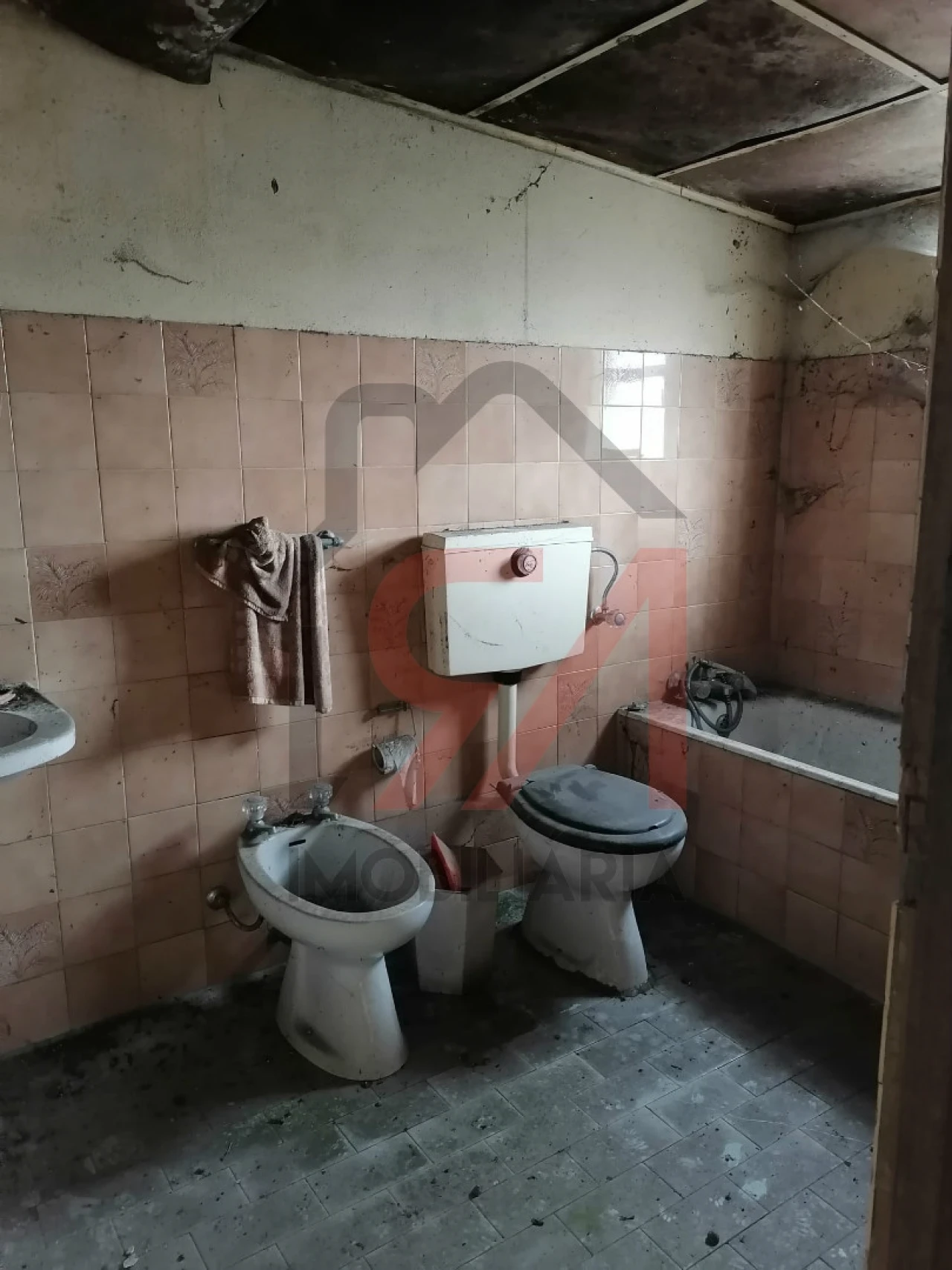 Moradia T0 para Venda em Carvalhosa Foto 12