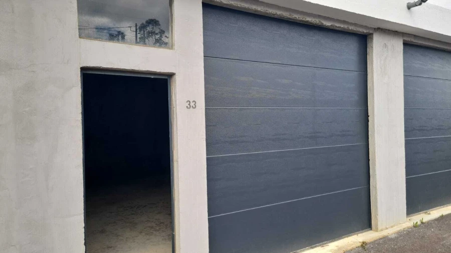 Garagem para Arrendamento em Santa Maria, São Pedro e Matacães Foto 5