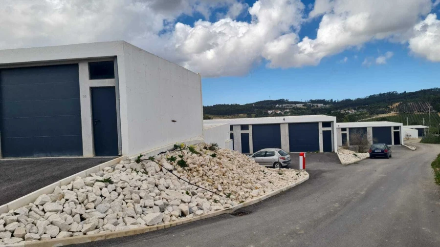 Garagem para Arrendamento em Santa Maria, São Pedro e Matacães Foto 2