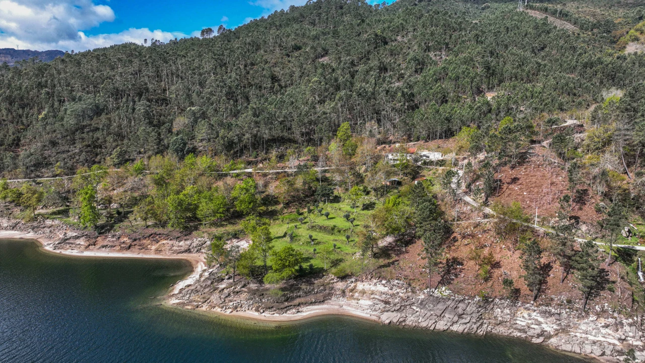 Moradia T3 para Venda em Rio Caldo Foto 4