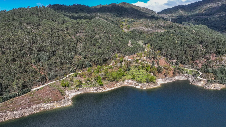 Moradia T3 para Venda em Rio Caldo