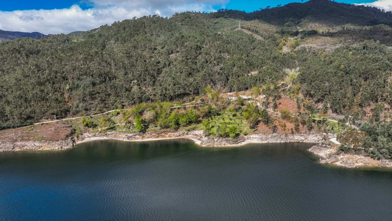 Moradia T3 para Venda em Rio Caldo Foto 17