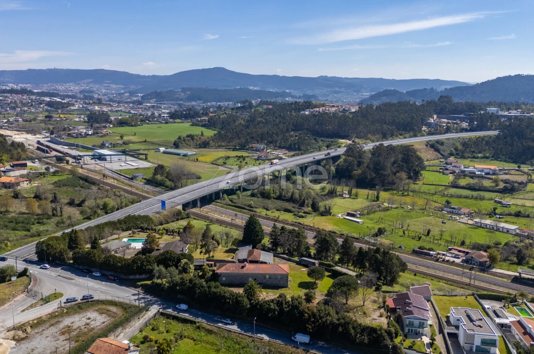 Moradia T3 para Venda em Vilaça e Fradelos Foto 11