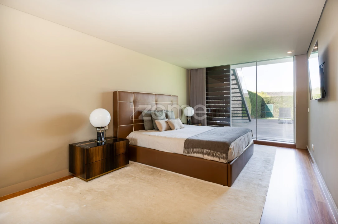 Moradia T4 para Venda em Água Longa Foto 28