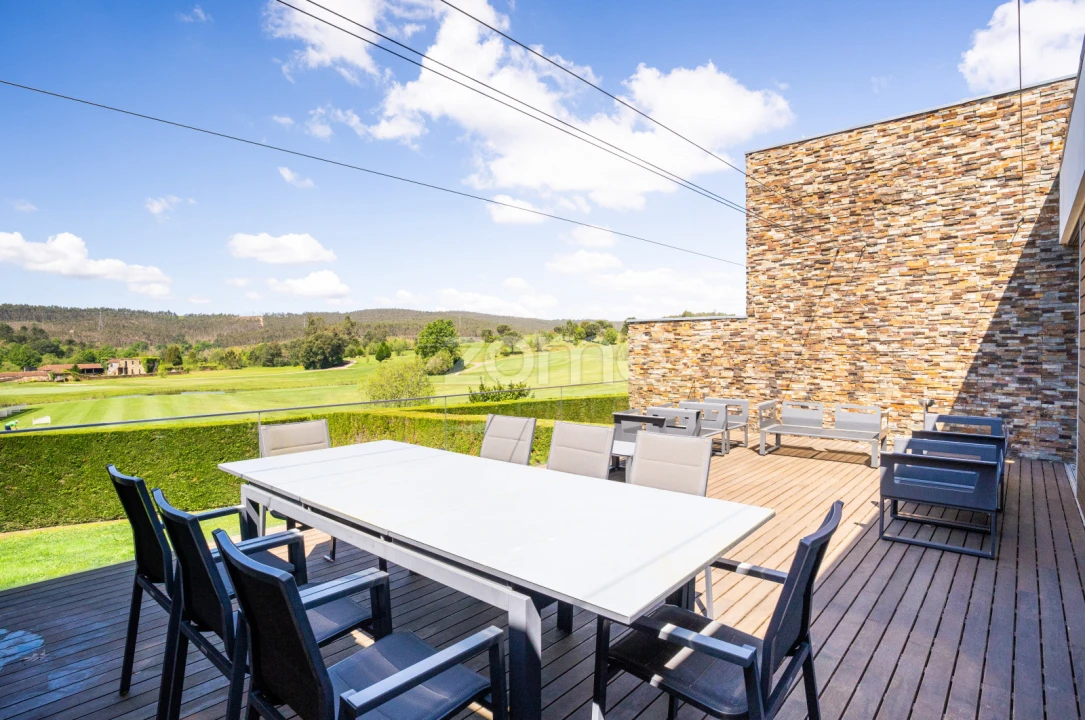 Moradia T4 para Venda em Água Longa Foto 8