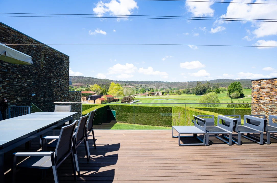 Moradia T4 para Venda em Água Longa Foto 10