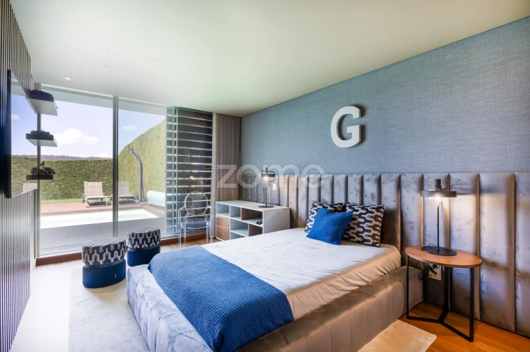 Moradia T4 para Venda em Água Longa Foto 26