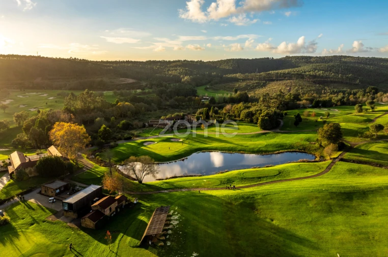 Moradia T4 para Venda em Água Longa Foto 36
