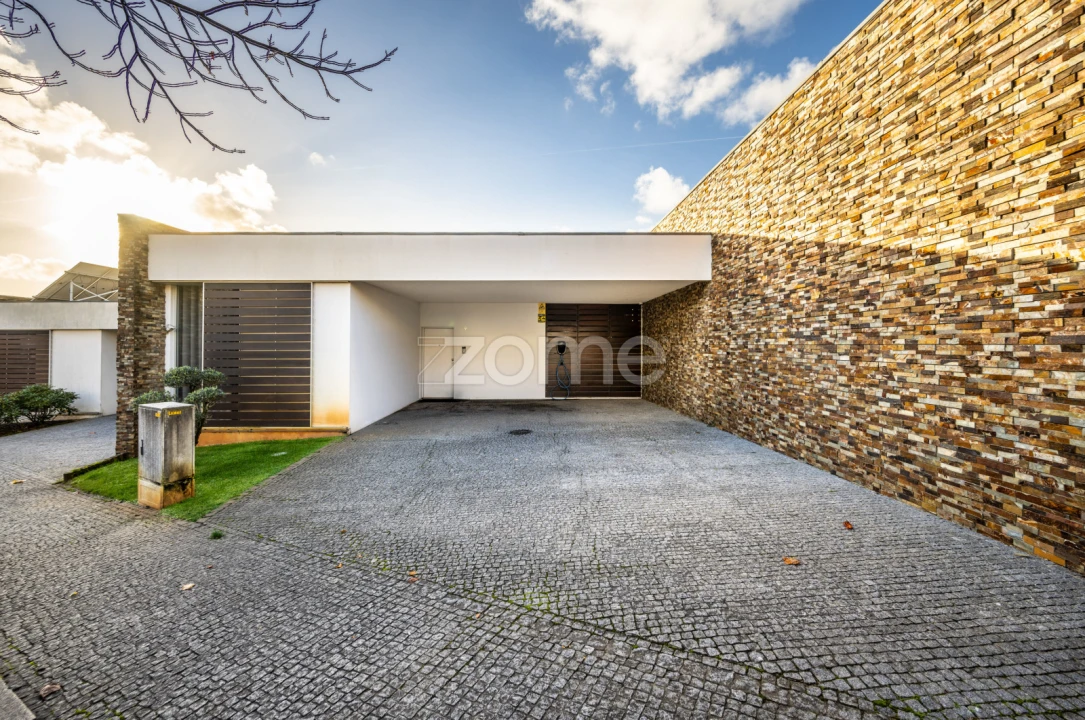 Moradia T4 para Venda em Água Longa Foto 34