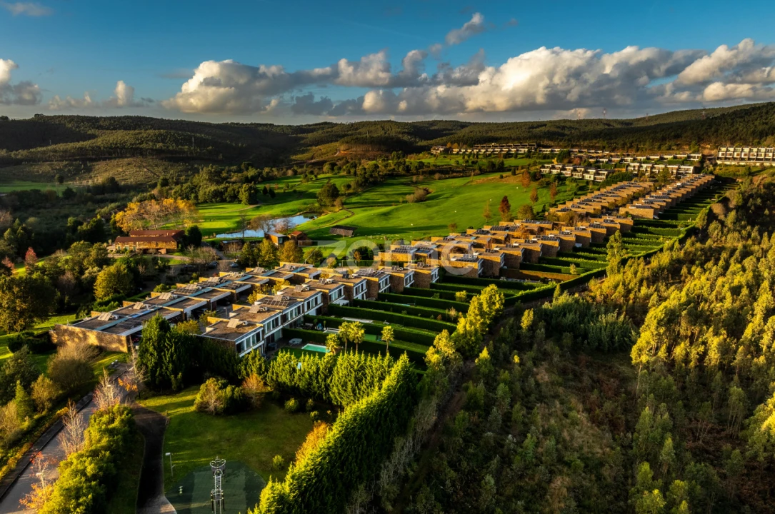 Moradia T4 para Venda em Água Longa Foto 38