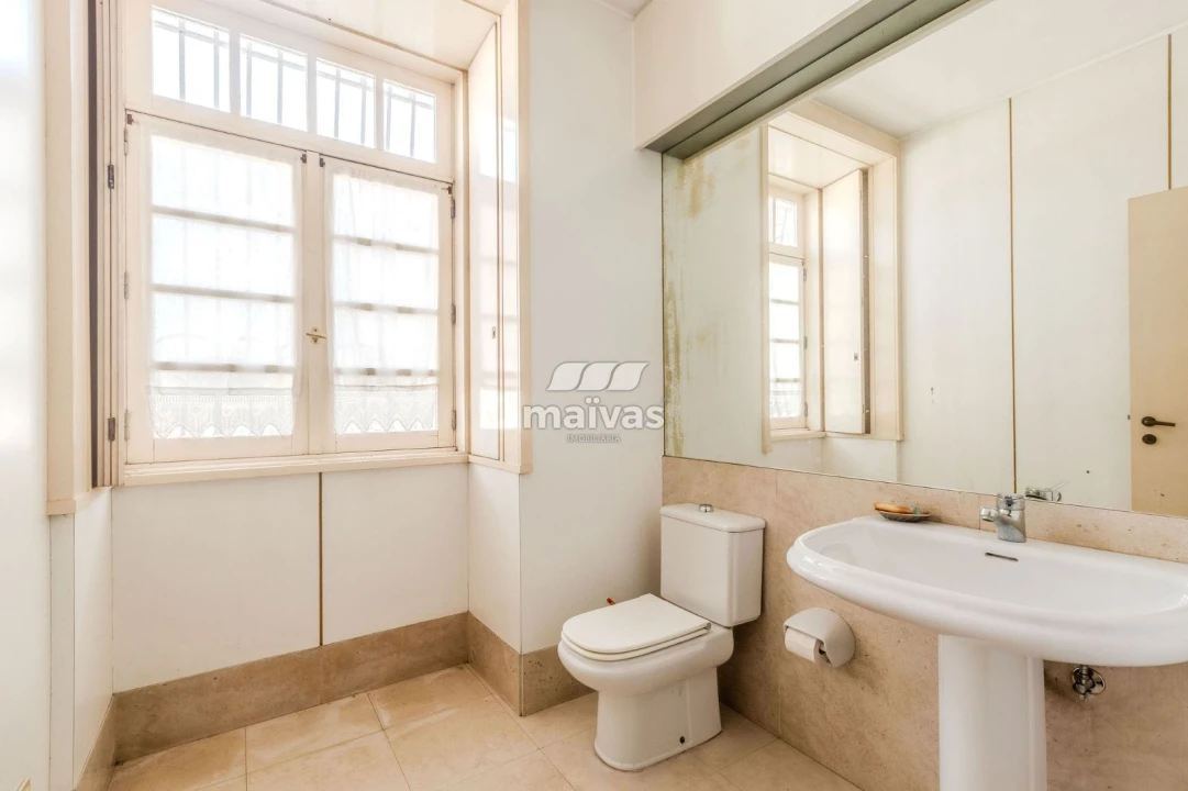 Moradia T6 para Venda em Oliveira (São Mateus) Foto 11