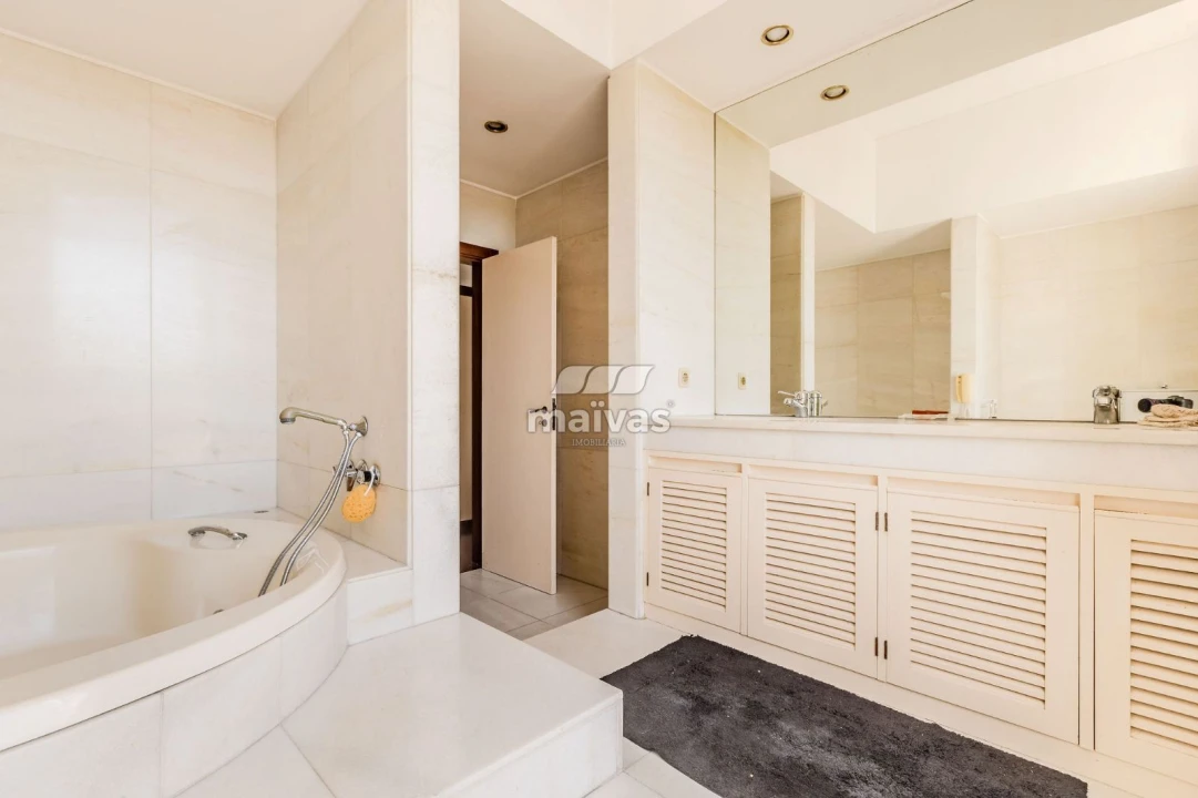 Moradia T6 para Venda em Oliveira (São Mateus) Foto 19