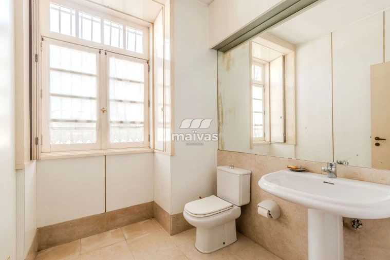 Moradia T6 para Venda em Oliveira (São Mateus) Foto 11