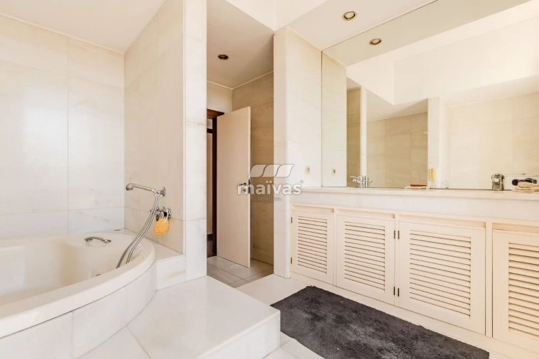 Moradia T6 para Venda em Oliveira (São Mateus) Foto 19