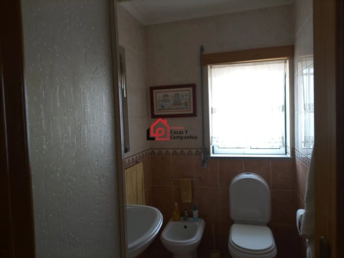 Moradia T4 para Venda em Orgens Foto 16