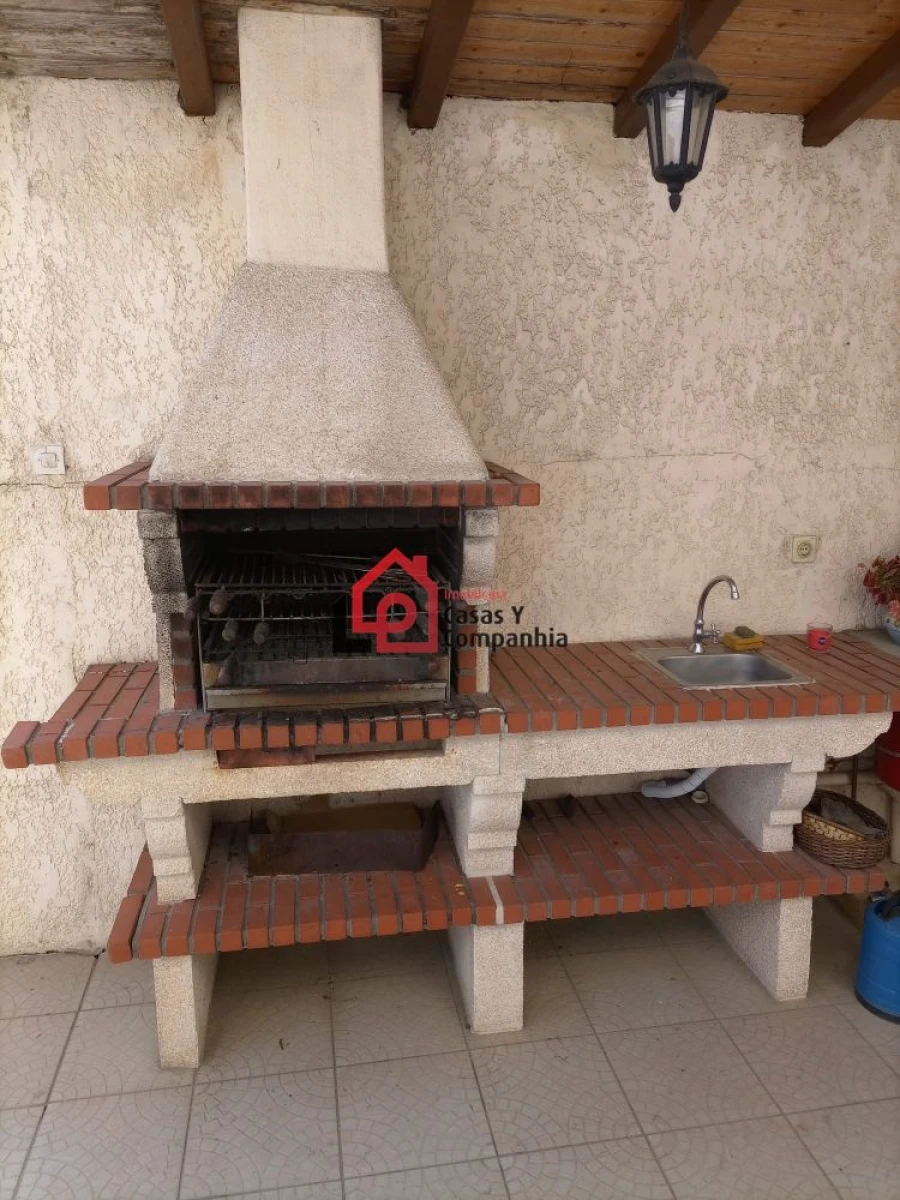 Moradia T4 para Venda em Orgens Foto 19