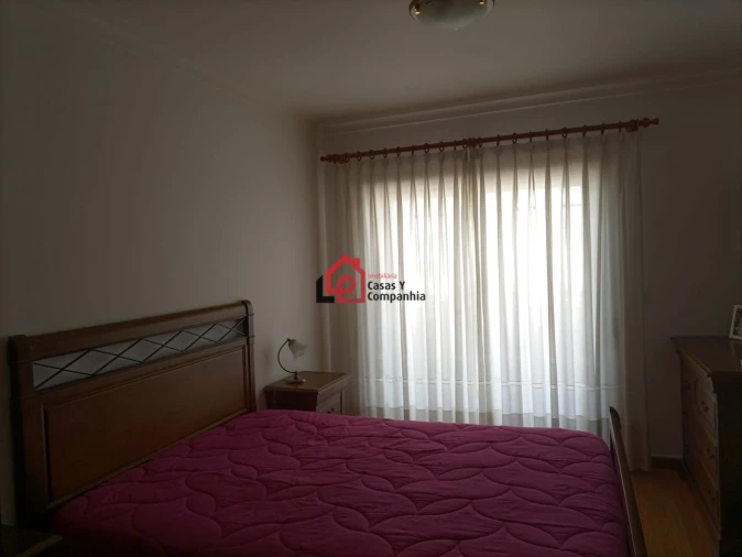 Moradia T4 para Venda em Orgens Foto 13