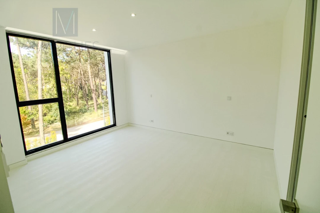 Moradia T6 para Venda em Charneca de Caparica e Sobreda Foto 12