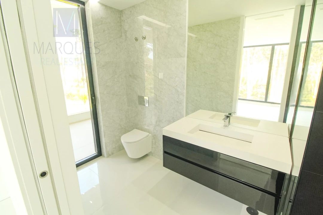 Moradia T6 para Venda em Charneca de Caparica e Sobreda Foto 13