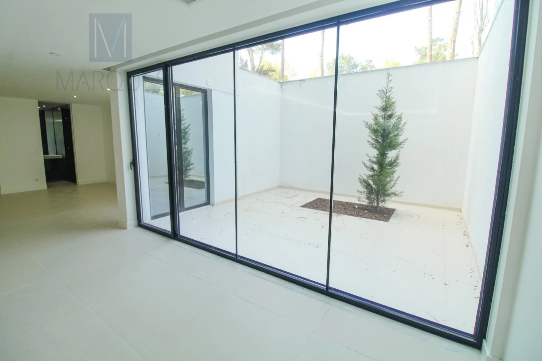 Moradia T6 para Venda em Charneca de Caparica e Sobreda Foto 14