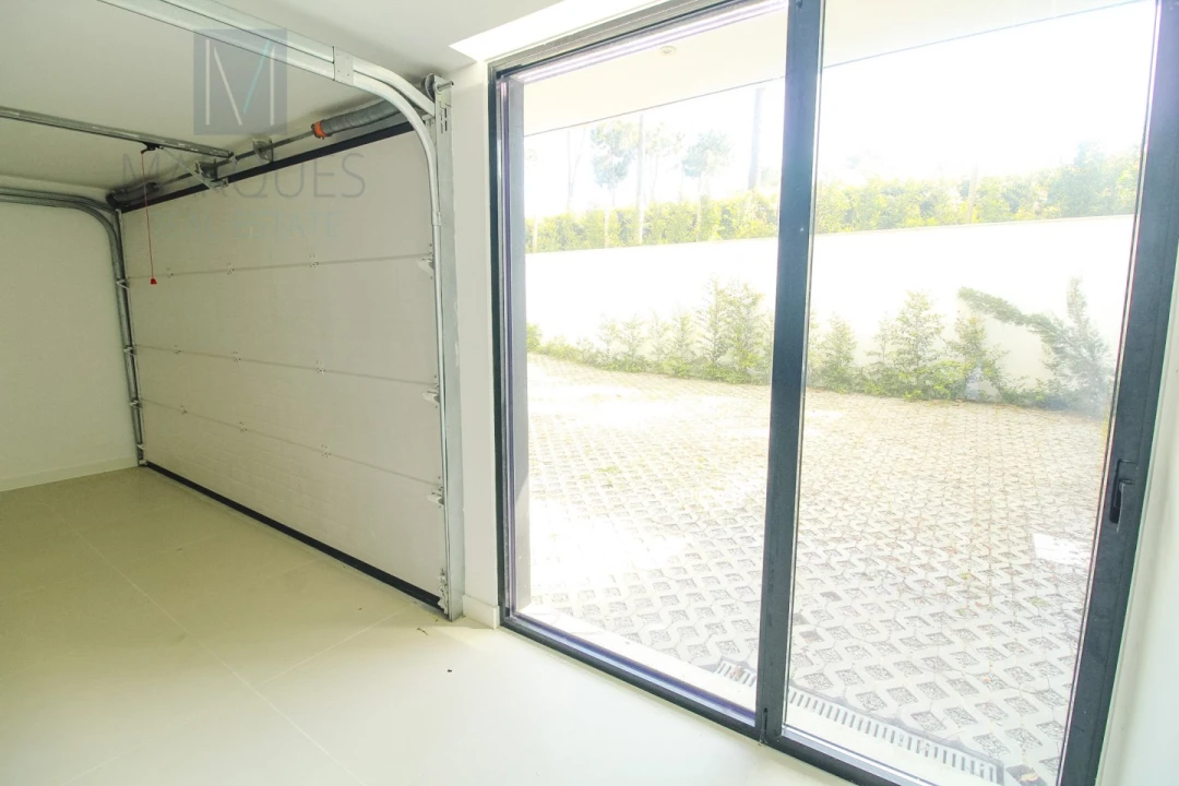 Moradia T6 para Venda em Charneca de Caparica e Sobreda Foto 15