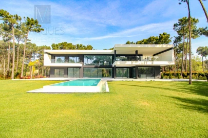 Moradia T6 para Venda em Charneca de Caparica e Sobreda