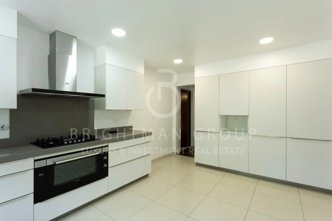 Moradia T4 para Venda em Alcabideche Foto 14